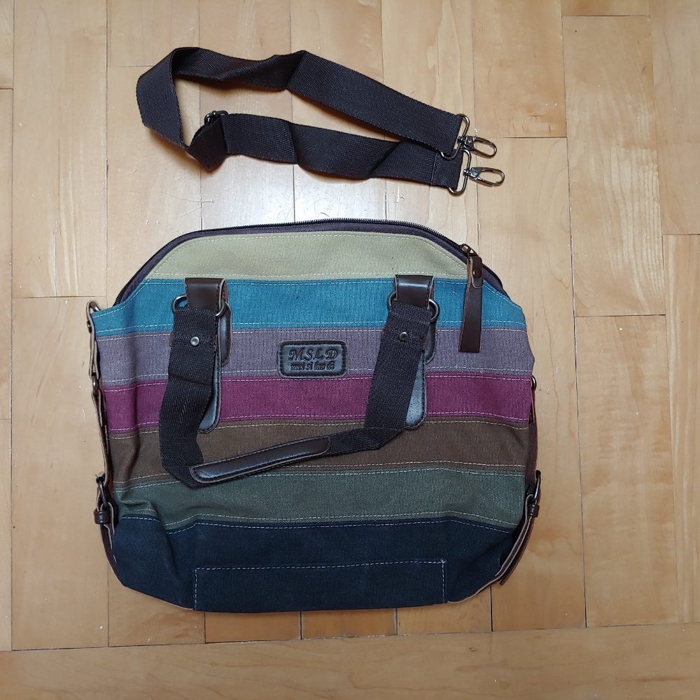 213-**NWOT** Striped handbag